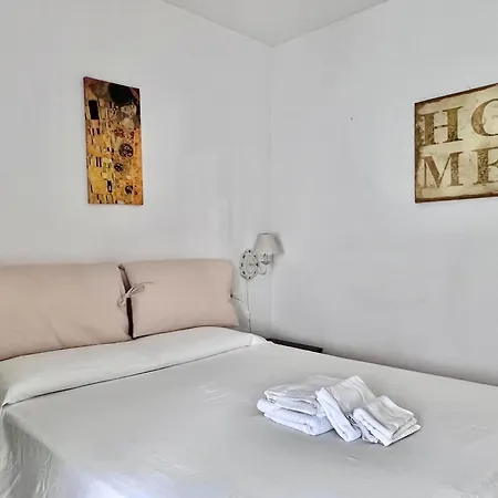 Loretina - Tourist Apartment *